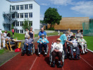 Spendenlauf am Tag der Generationen auf der Tartanbahn des Sportgeländes – 5 Seniorinnen und Senioren beteiligen sich mit einer Begleitperson am Lauf