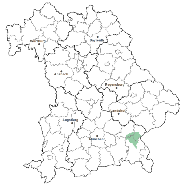 Die Karte zeigt das Bundesland Bayern. Zusätzlich sind die Grenzen der bayerischen Regierungsbezirke zu erkennen. Die ausgewählte Region ist als grüner Flächenumriss gekennzeichnet. Die Region Trostberger Altmoräne und Hochterrasse liegt im Osten von Oberbayern.