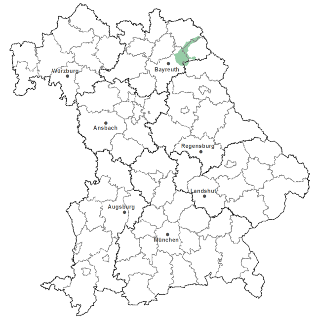 Die Karte zeigt das Bundesland Bayern. Zusätzlich sind die Grenzen der bayerischen Regierungsbezirke zu erkennen. Die ausgewählte Region ist als grüner Flächenumriss gekennzeichnet. Die Region Fichtelgebirge liegt im Osten von Bayreuth.