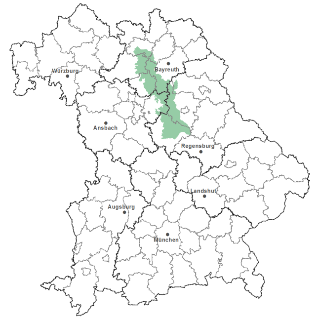 Die Karte zeigt das Bundesland Bayern. Zusätzlich sind die Grenzen der bayerischen Regierungsbezirke zu erkennen. Die ausgewählte Region ist als grüner Flächenumriss gekennzeichnet. Die Region Nördliche Frankenalb und Nördlicher Oberpfälzer Jura liegt nördlich von Regensburg und erstreckt sich in westliche Richtung von Bayreuth.
