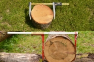 Eisenstange mit Messskala, einem festen und einem beweglichen Schenkel an einem Baumstamm (zwei mal)